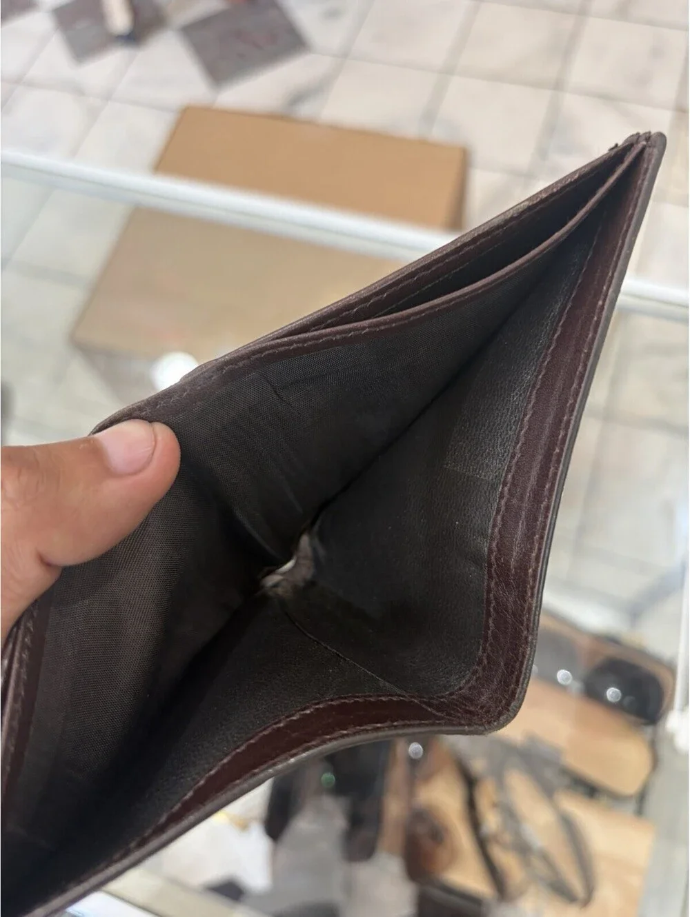 Gucci authentic men’s brown leather wallet